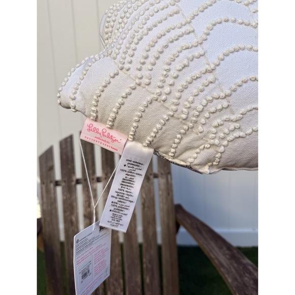 Lilly Pulitzer POTTERYBARN Shell Throw Porch Pillow Square NWT - Picture 2 of 4